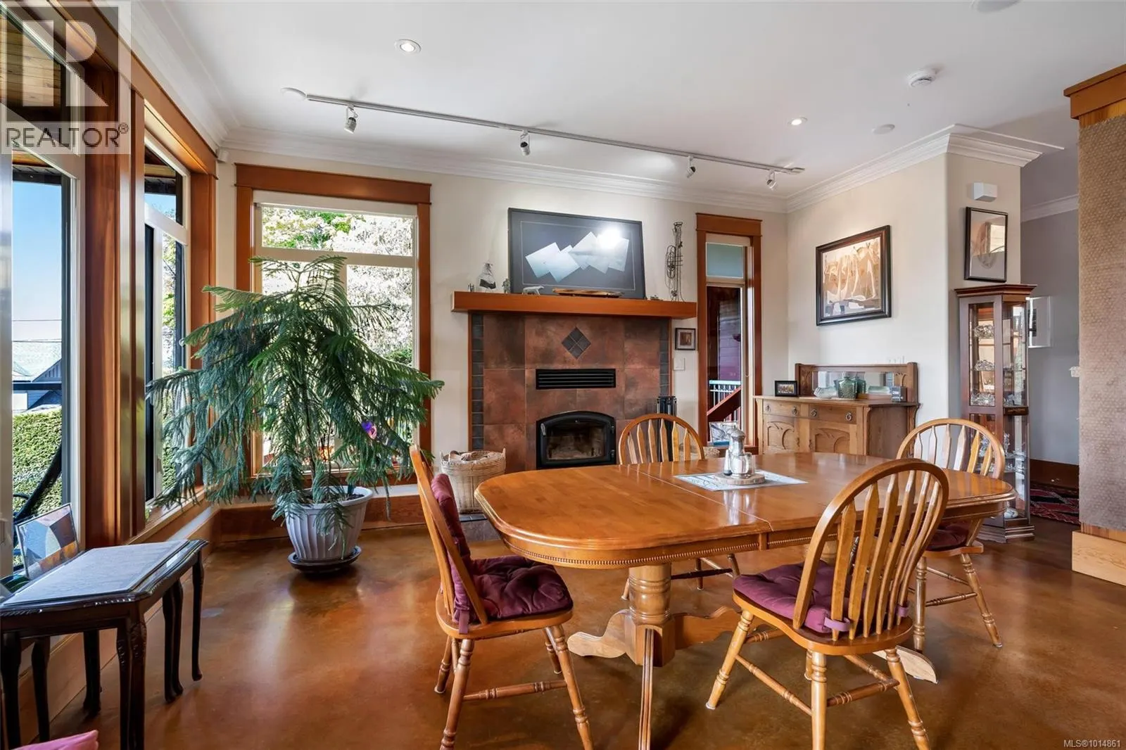 1870 Munsie Rd