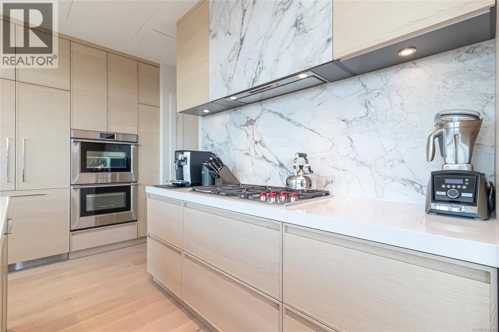405 1916 Oak Bay Ave