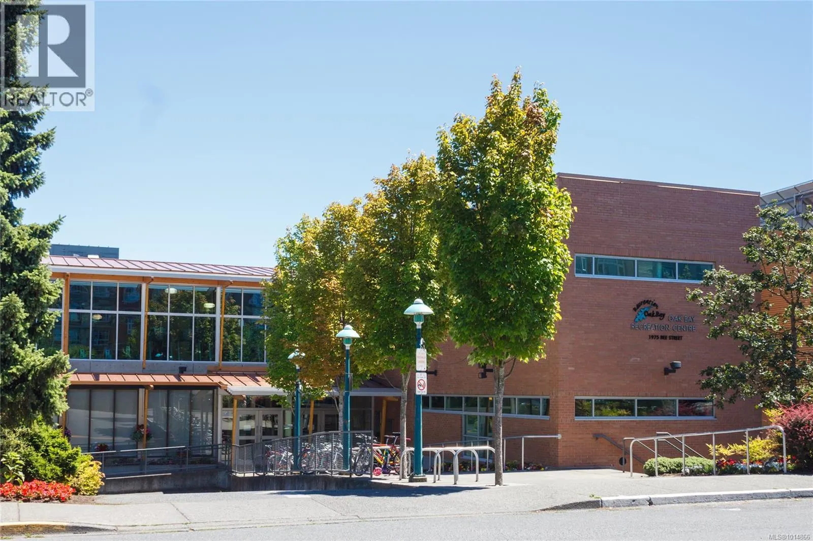 405 1916 Oak Bay Ave
