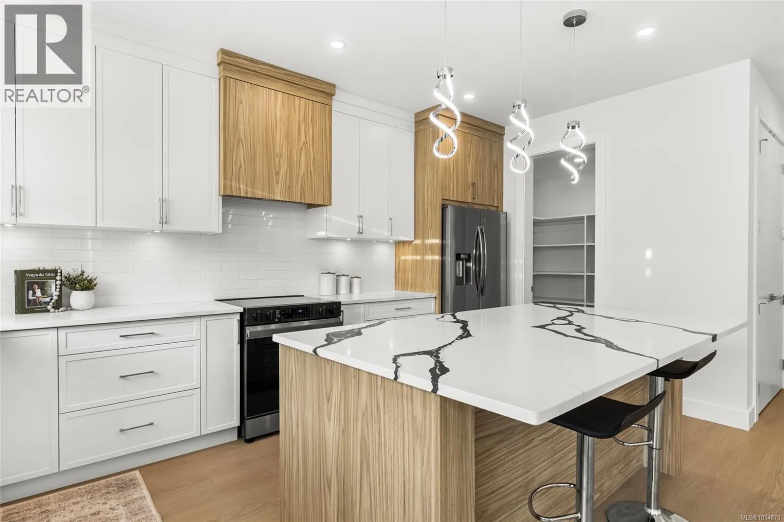 2350 Swallow Pl