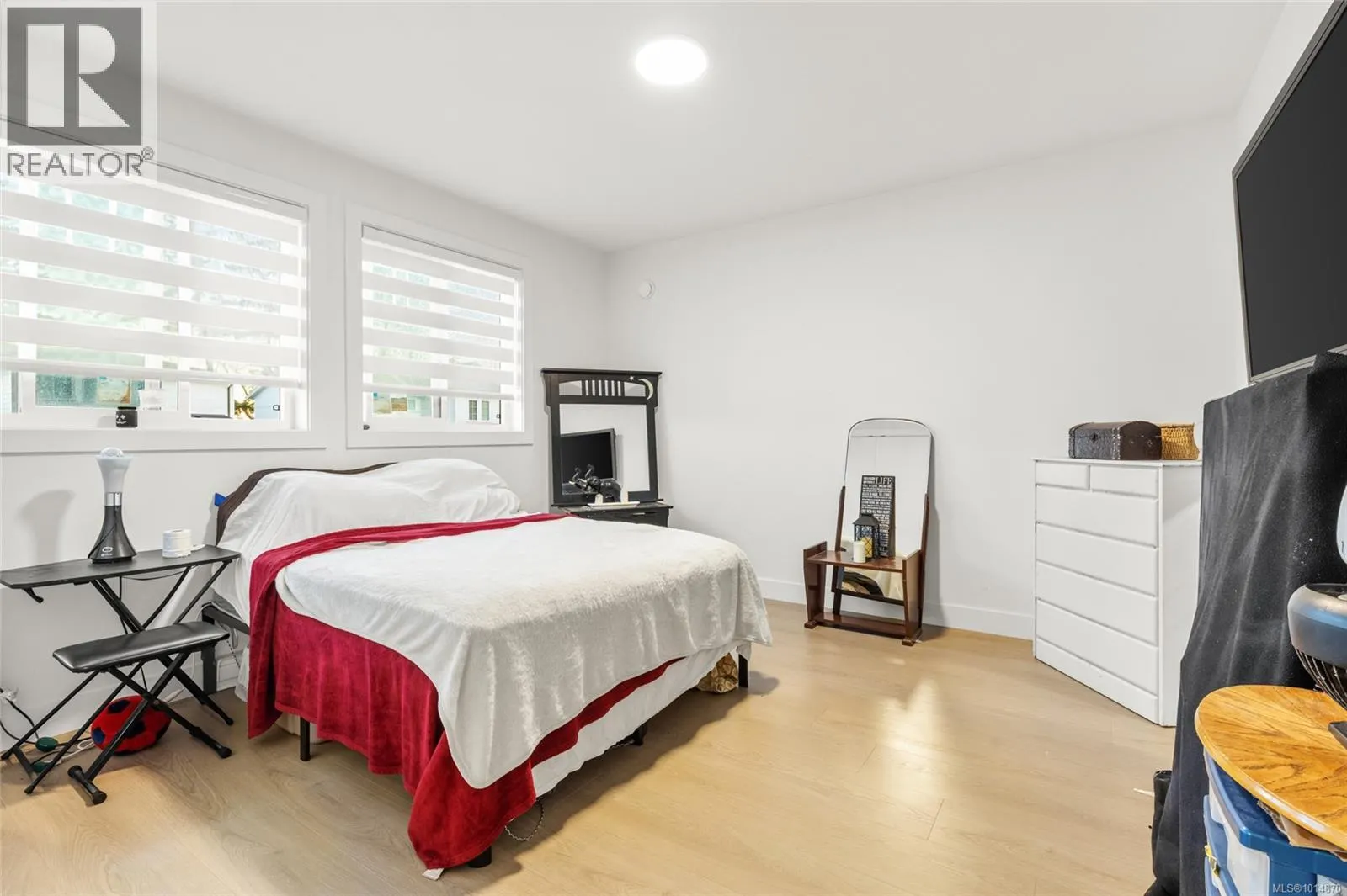2350 Swallow Pl