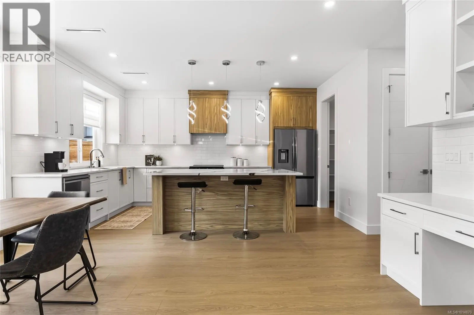 2350 Swallow Pl