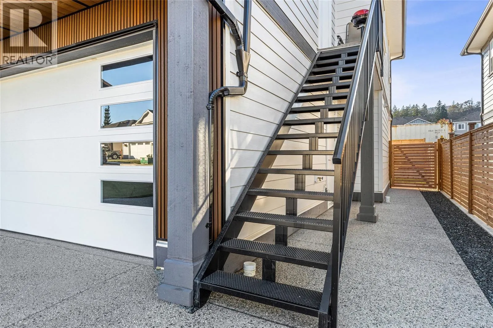 2350 Swallow Pl
