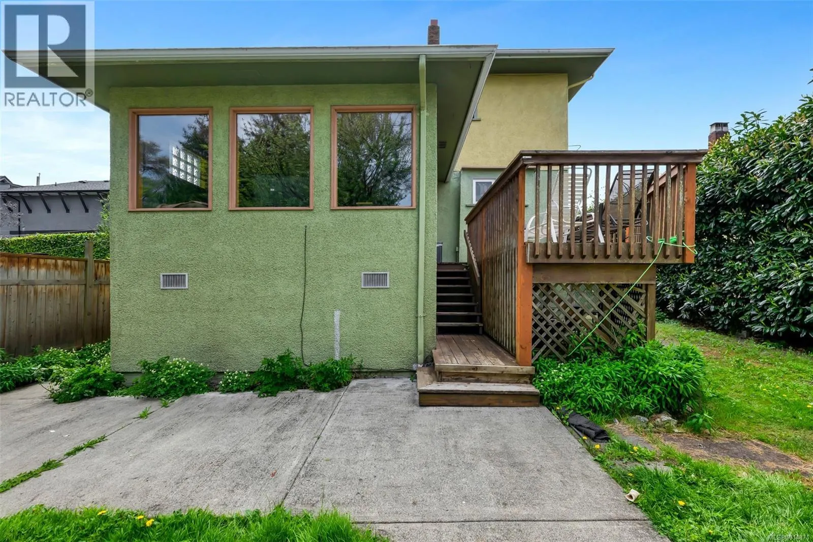 1138 Oxford St