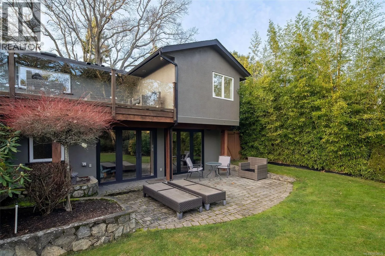 3465 Cadboro Bay Rd
