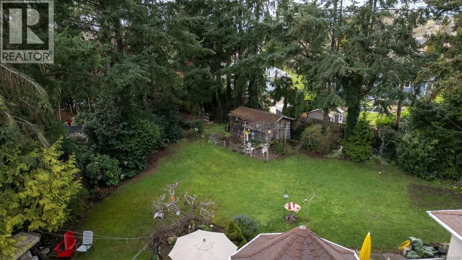 2832 Cadboro Bay Rd