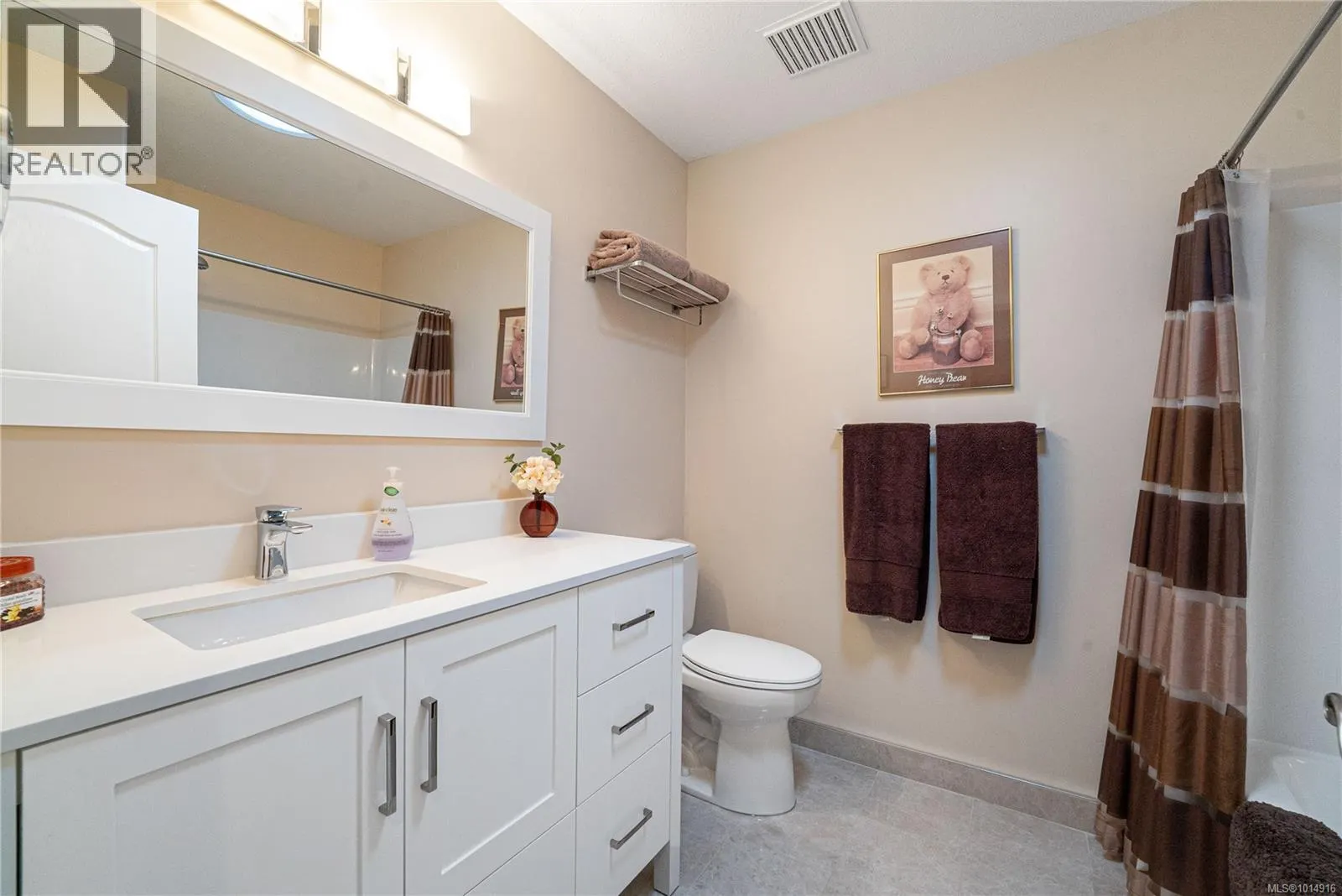 17 6595 Groveland Dr