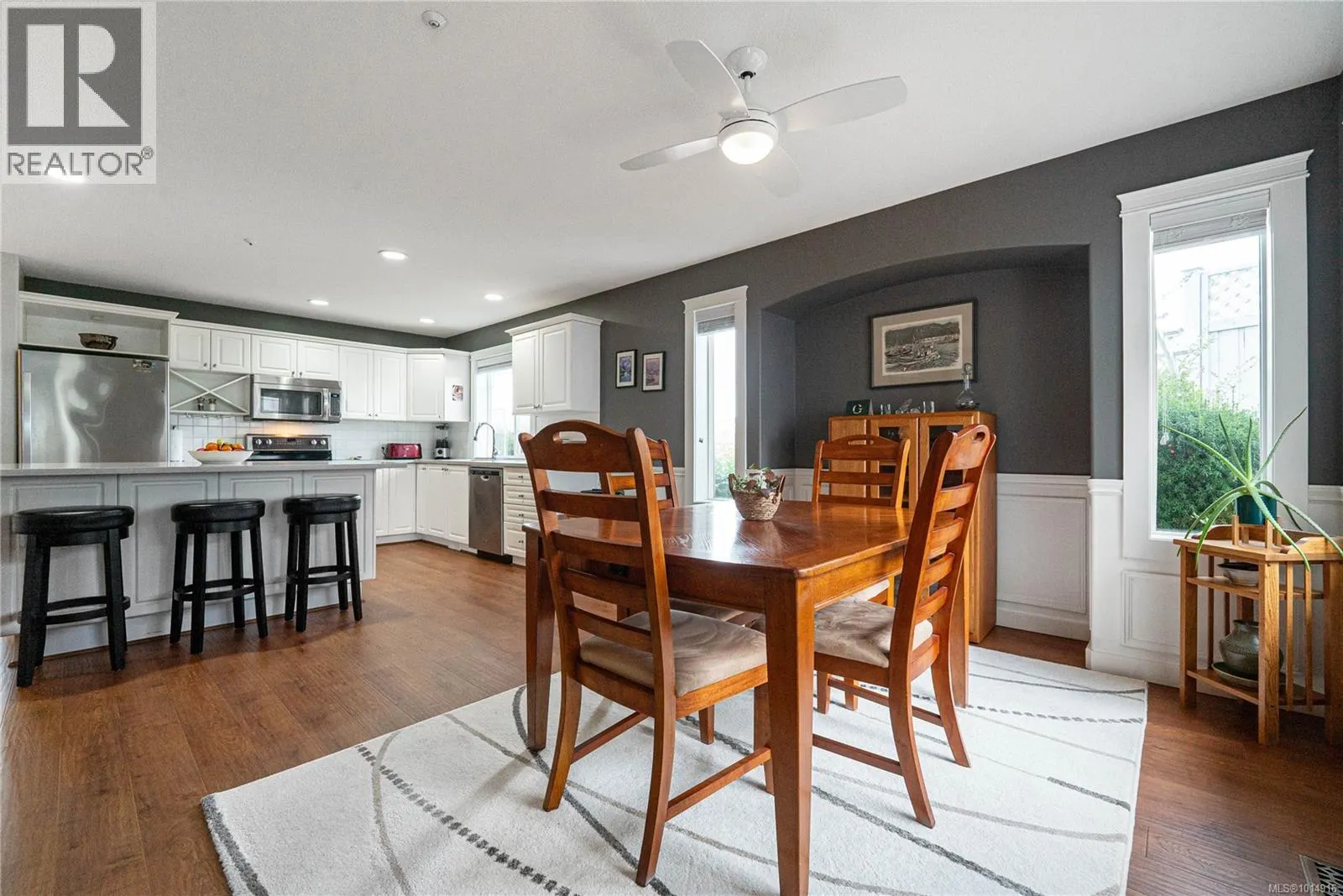 17 6595 Groveland Dr