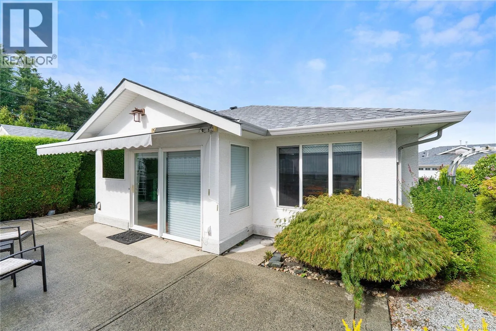 17 6595 Groveland Dr