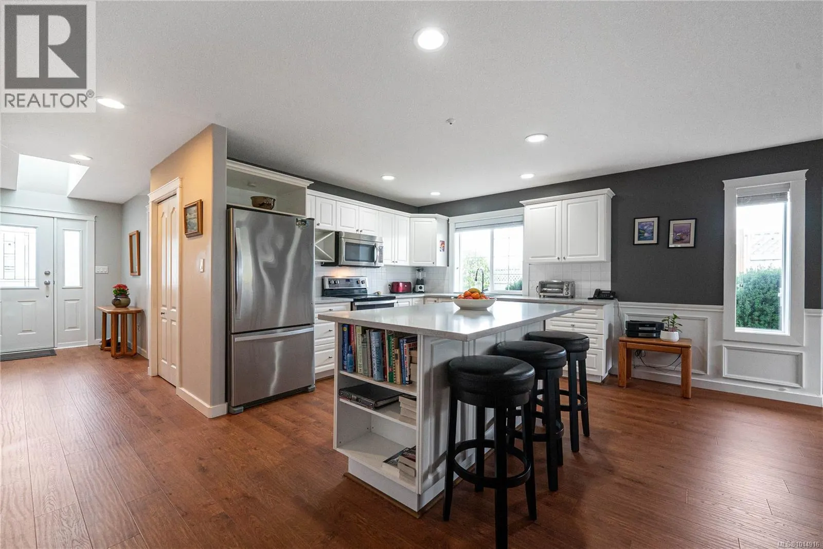 17 6595 Groveland Dr