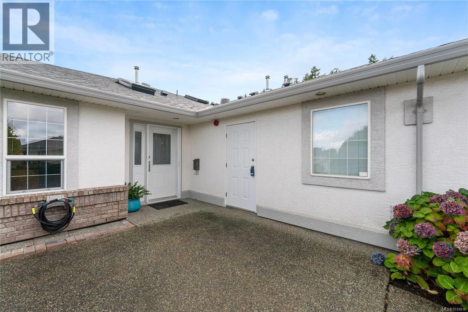 17 6595 Groveland Dr