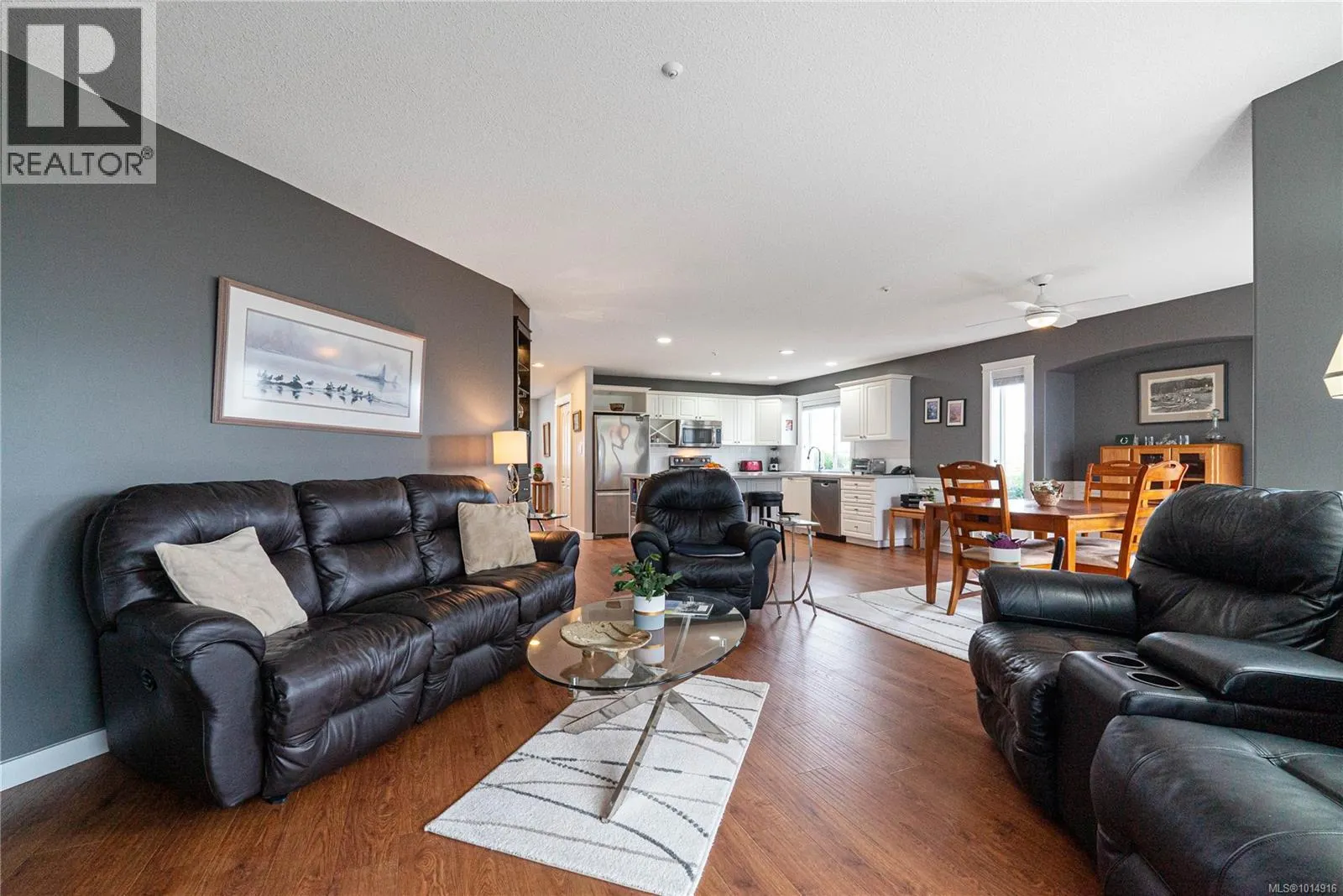 17 6595 Groveland Dr