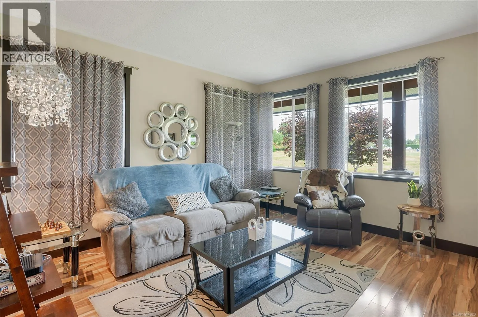 111 Petersen Rd S