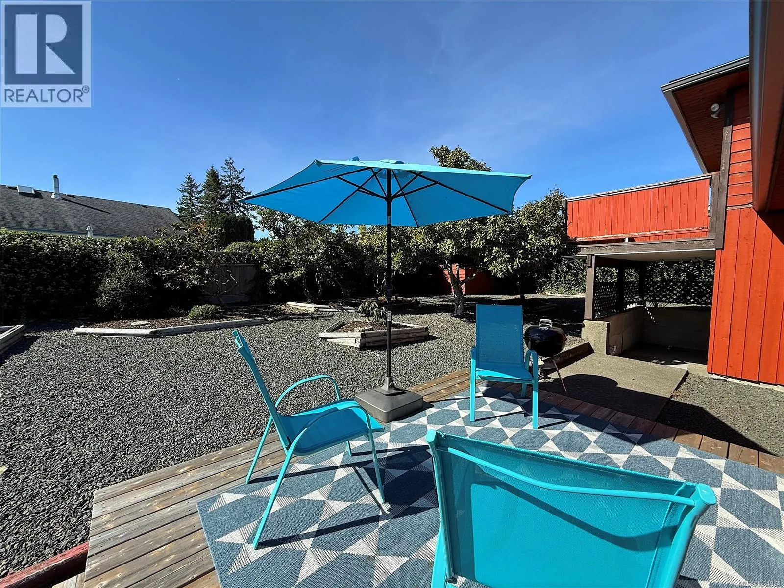 2460 Island Hwy S