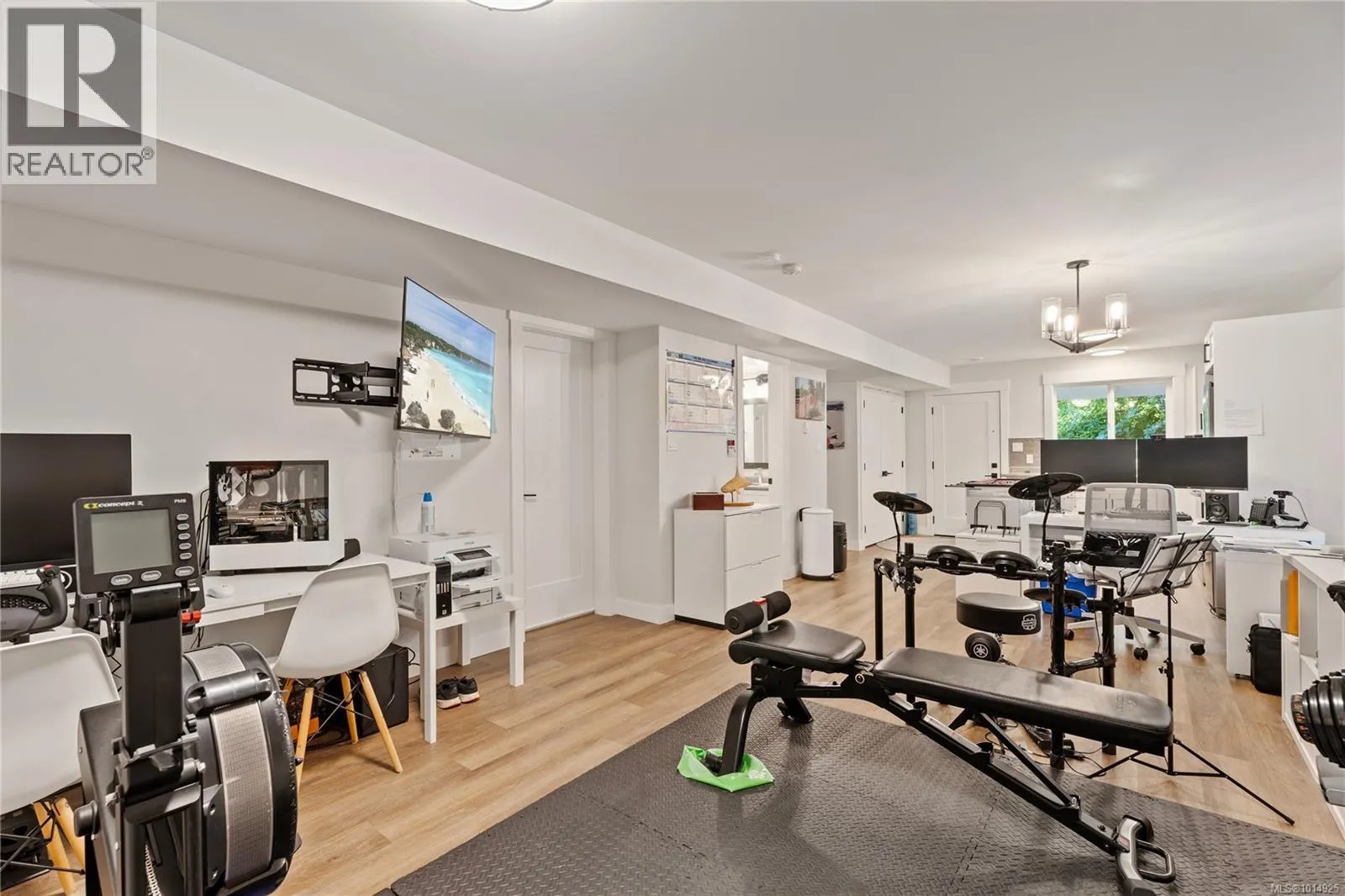 2052 Ernest Lane
