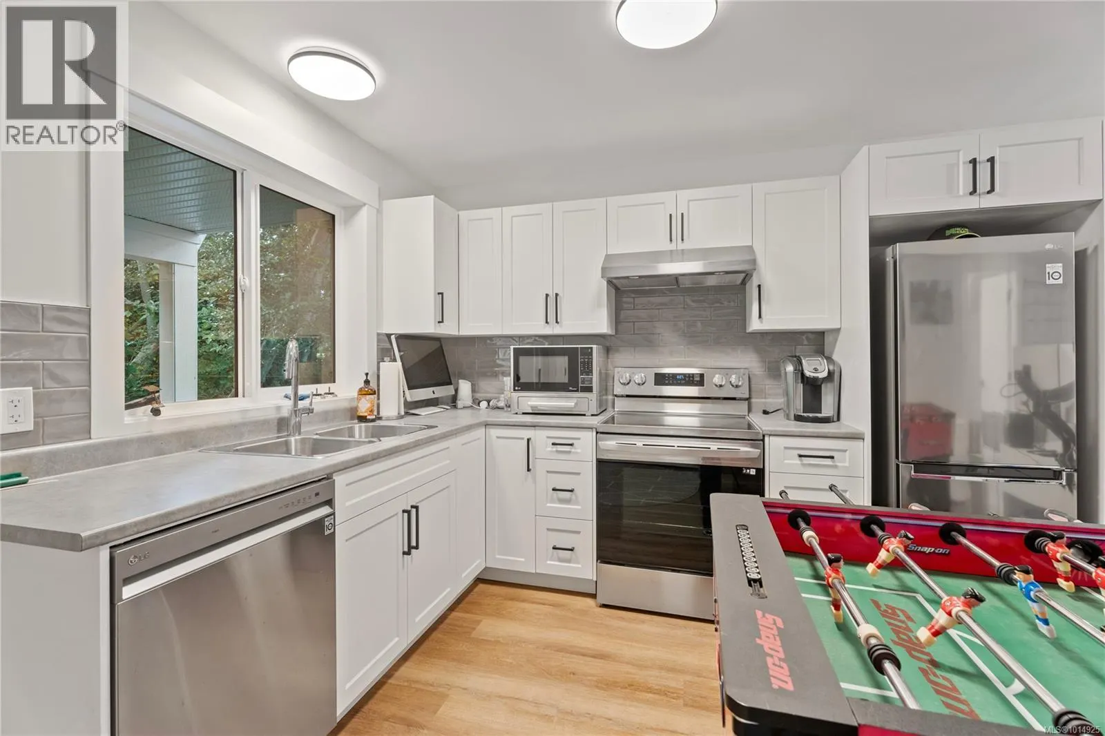 2052 Ernest Lane