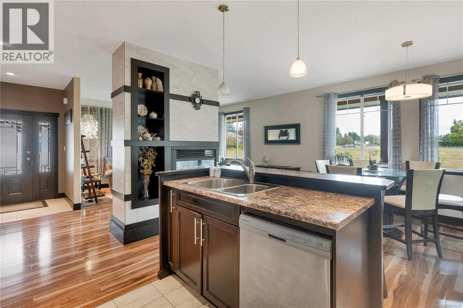 111 Petersen Rd S