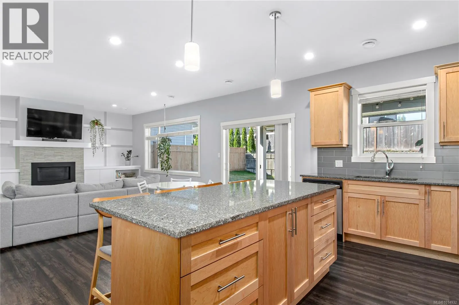 2 1580 Glen Eagle Dr