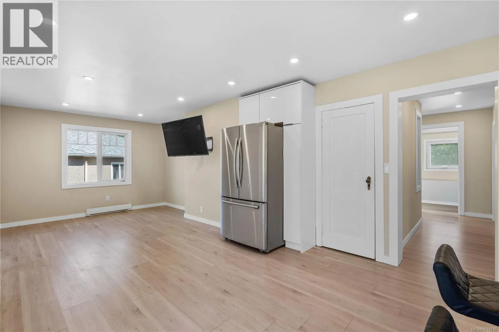 3276 Linwood Ave
