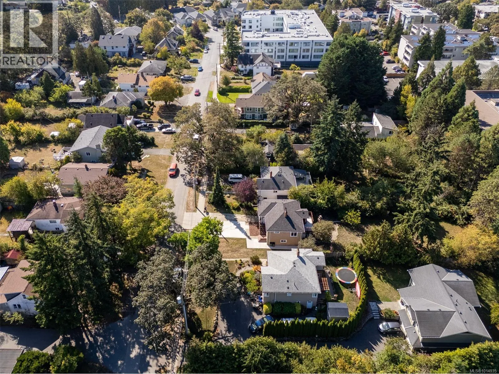 3276 Linwood Ave