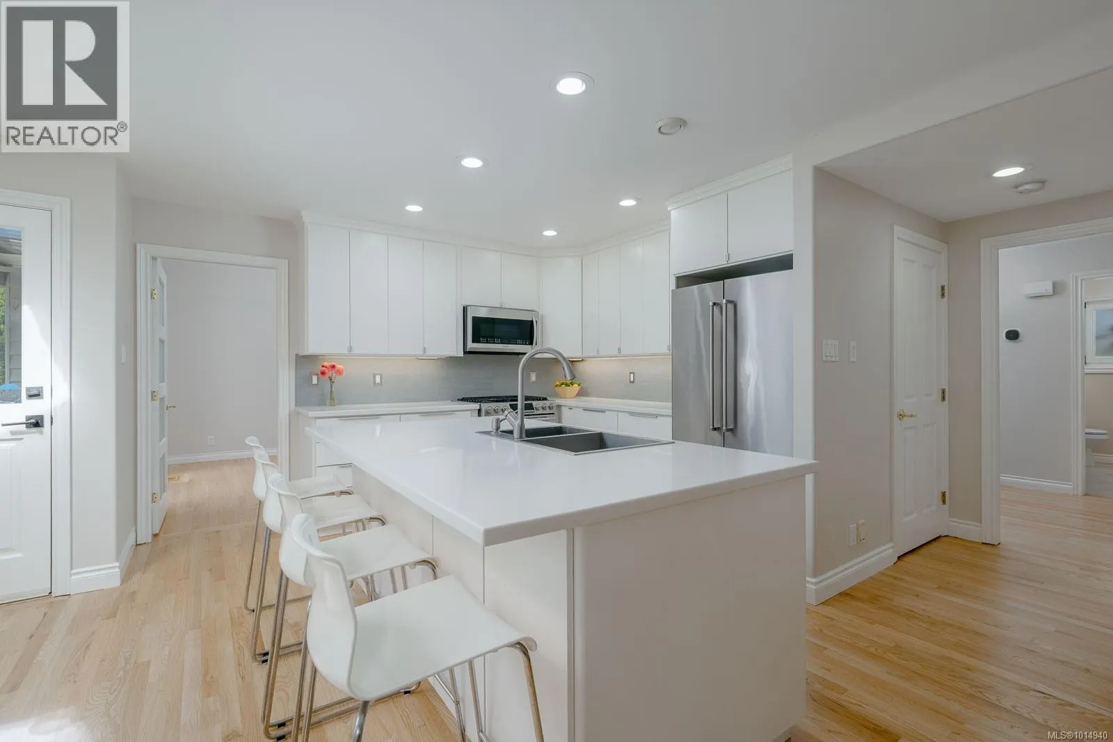 2380 Westhill Pl