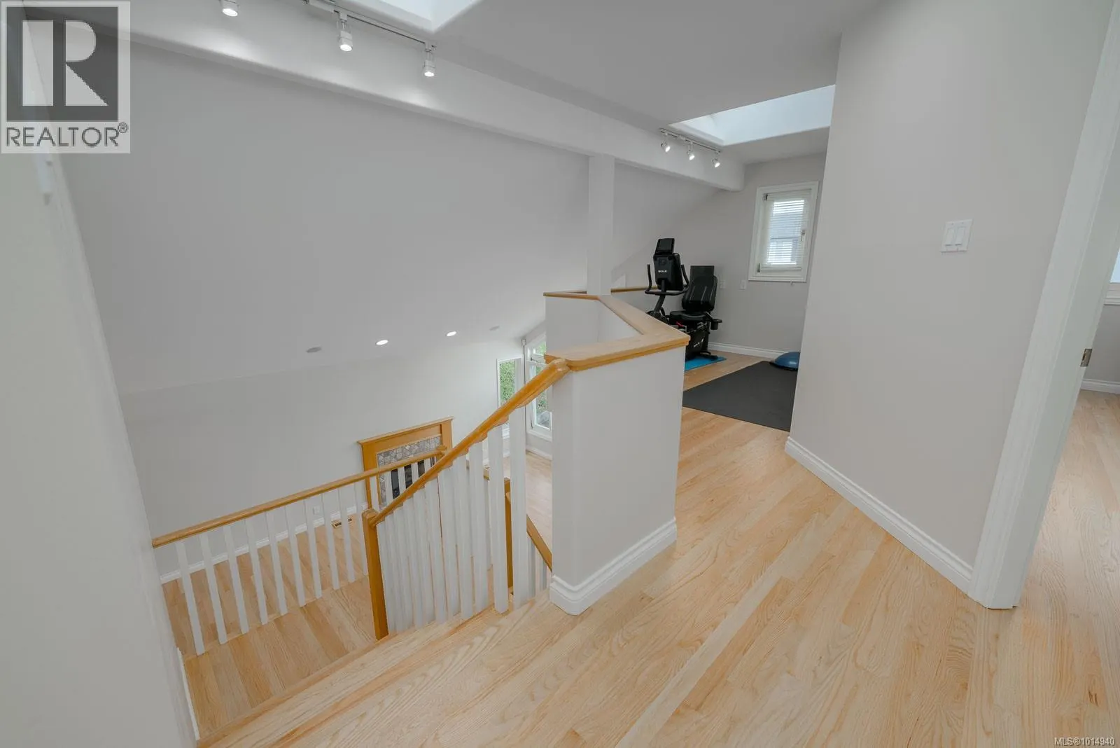 2380 Westhill Pl