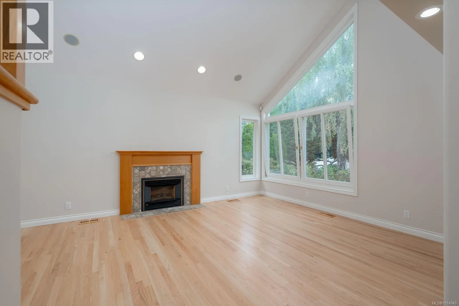 2380 Westhill Pl