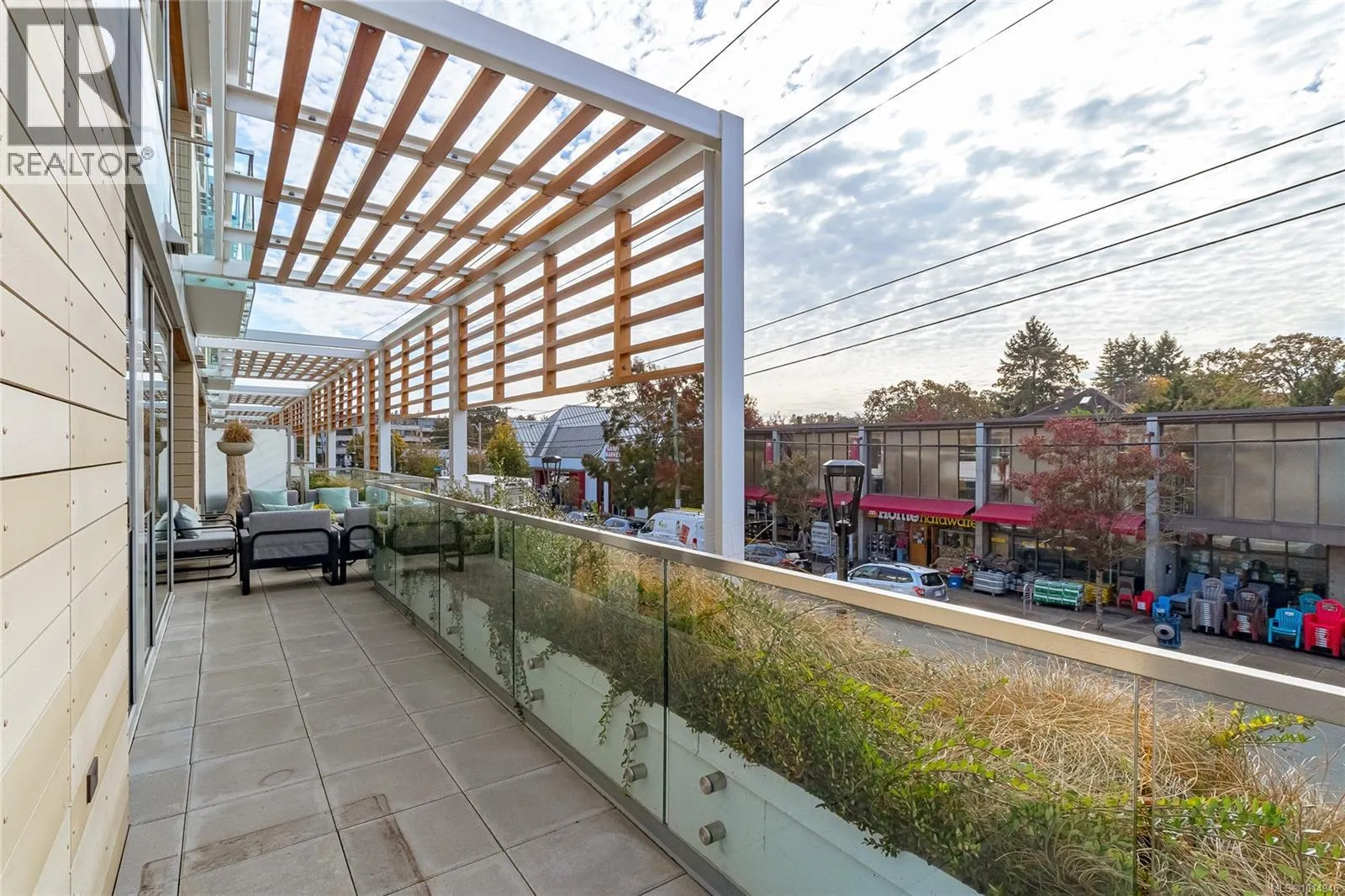 209 1916 Oak Bay Ave