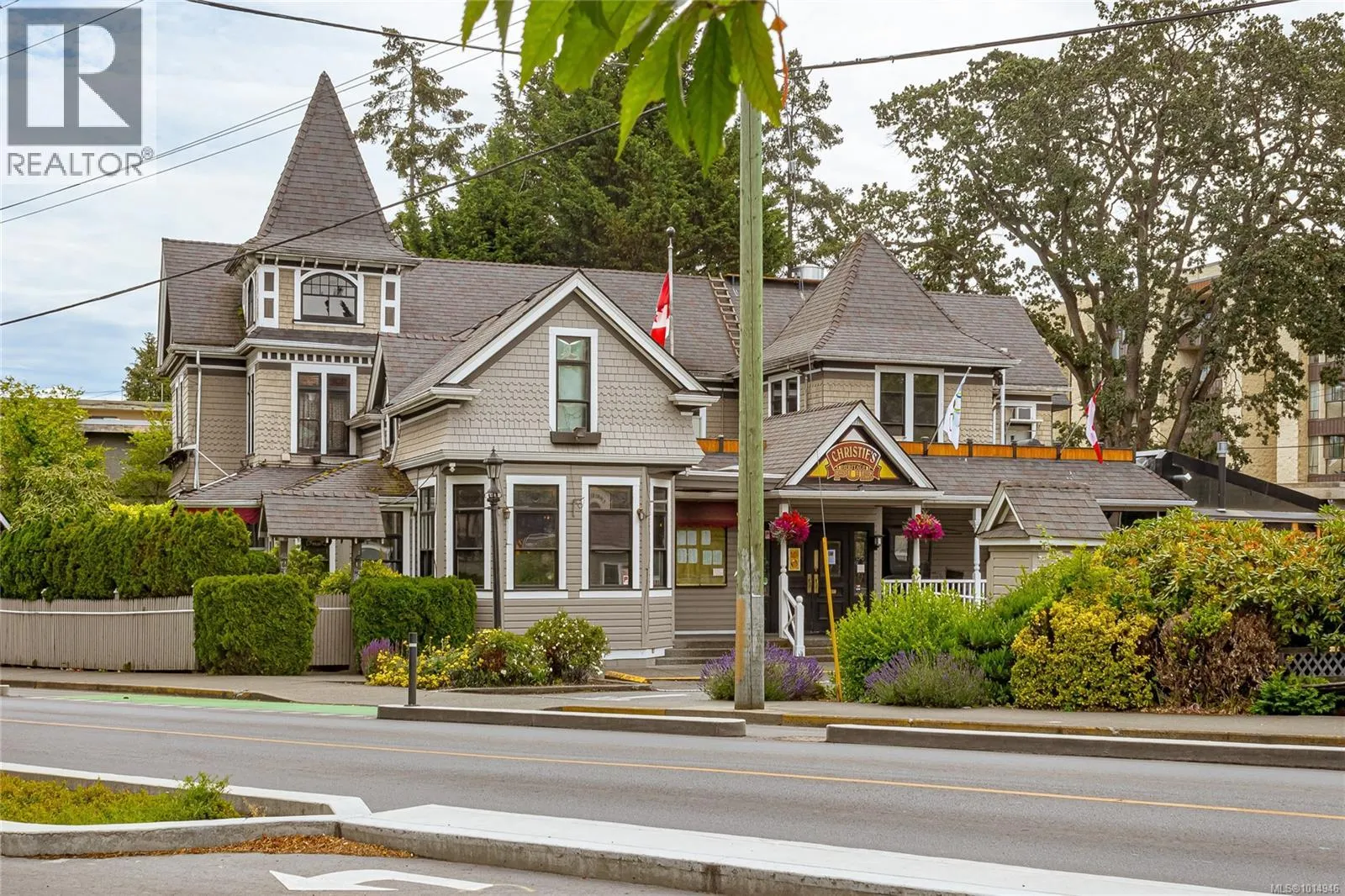 209 1916 Oak Bay Ave