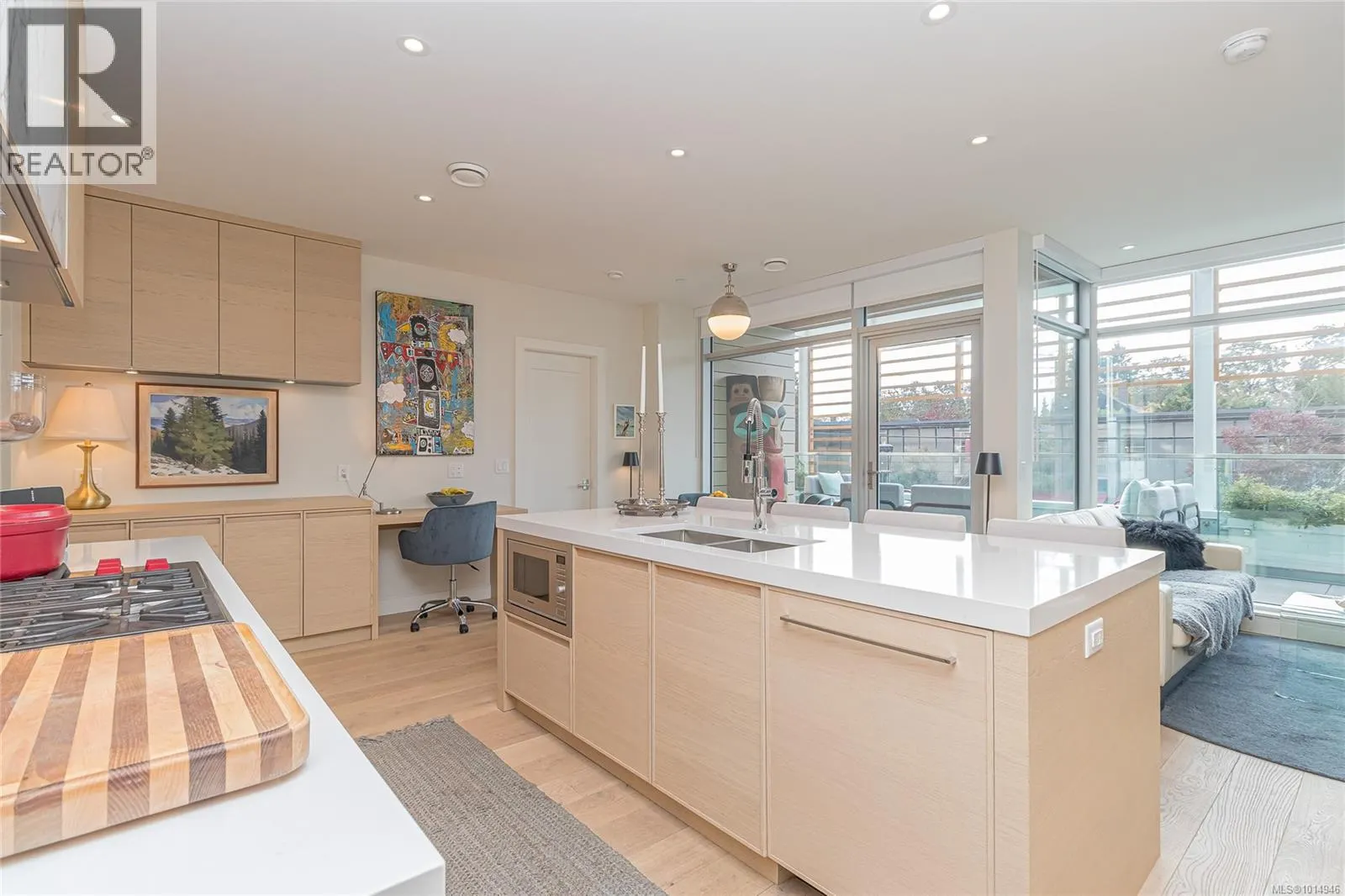 209 1916 Oak Bay Ave