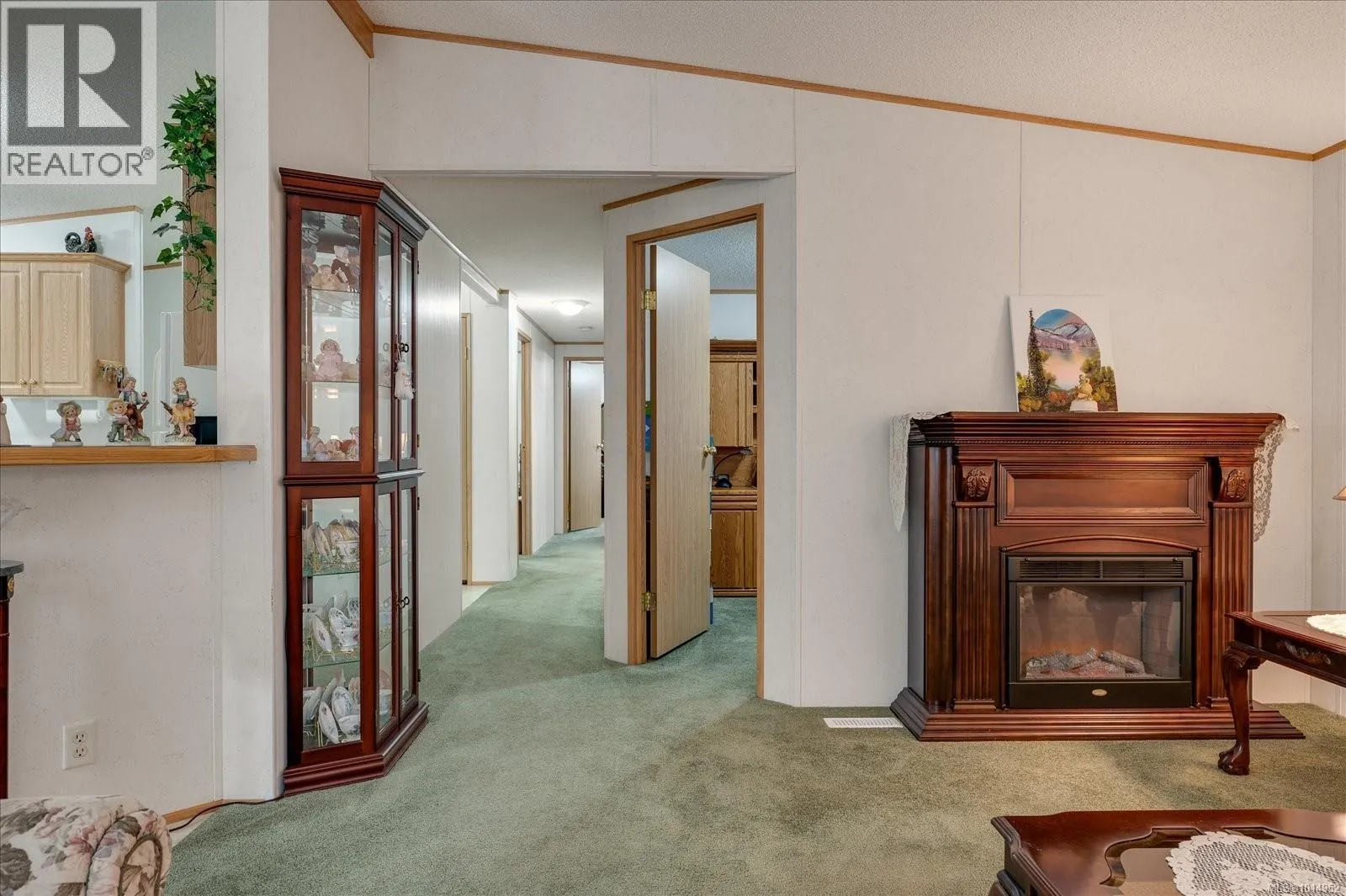 20 1247 Arbutus Rd