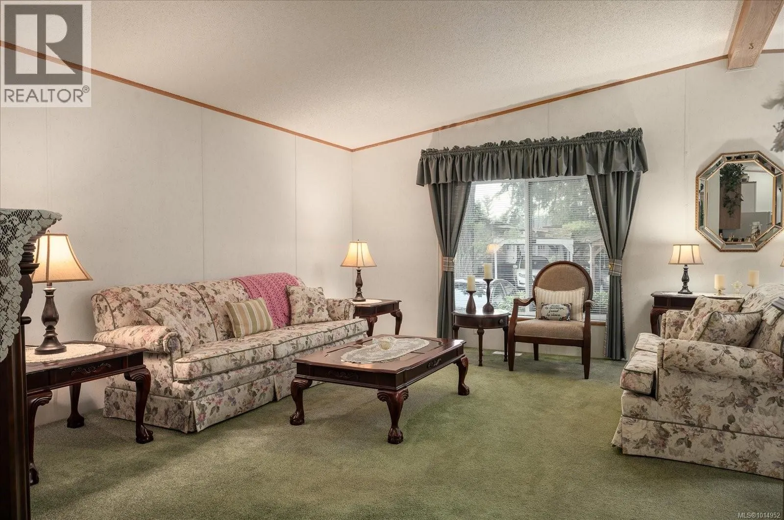 20 1247 Arbutus Rd