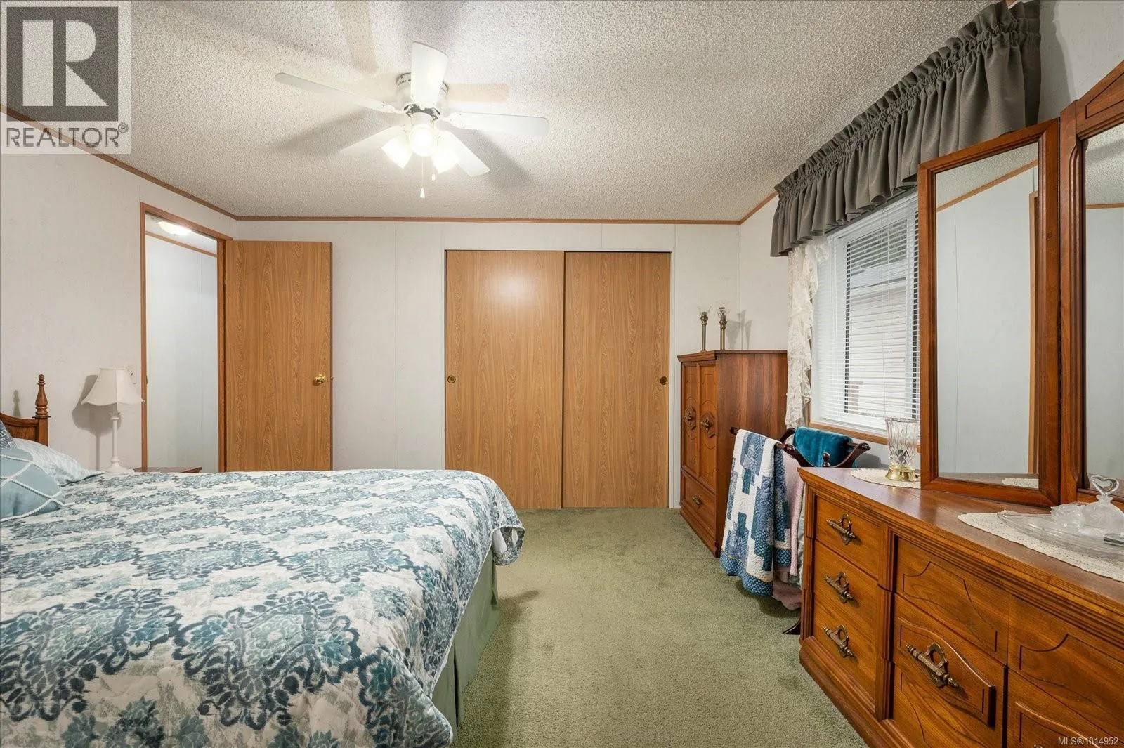 20 1247 Arbutus Rd