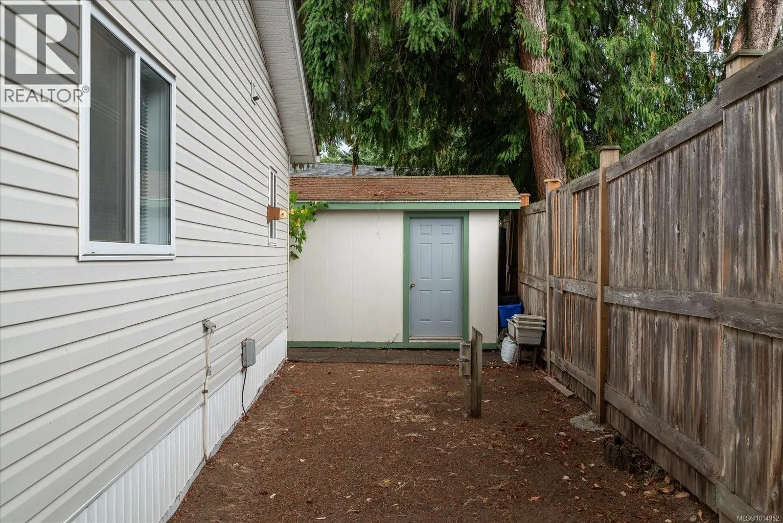 20 1247 Arbutus Rd