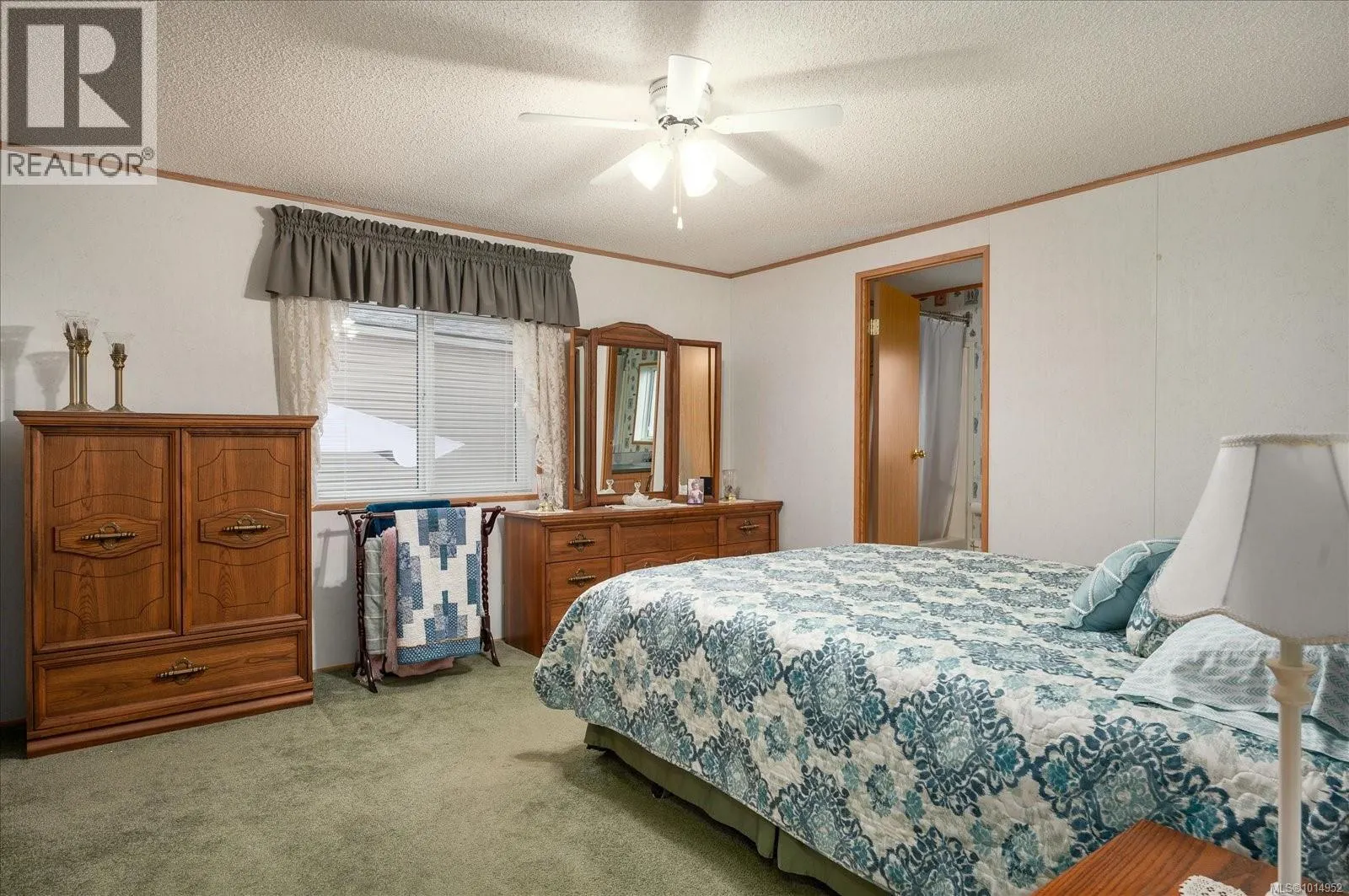 20 1247 Arbutus Rd