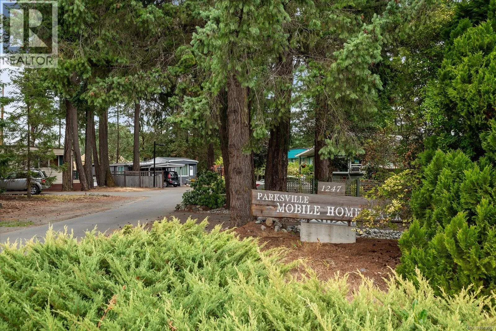 20 1247 Arbutus Rd