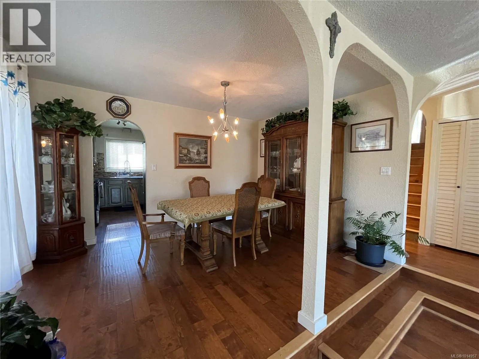 7130 Highland Dr