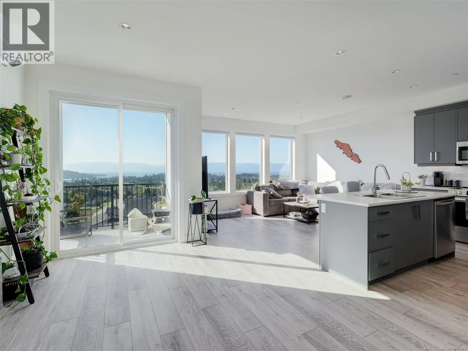 2311 Hudson Terr