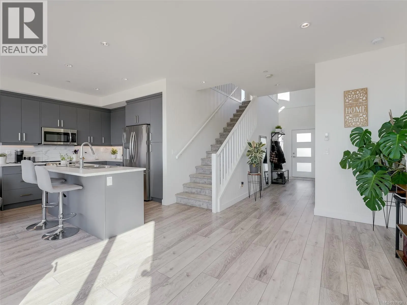 2311 Hudson Terr