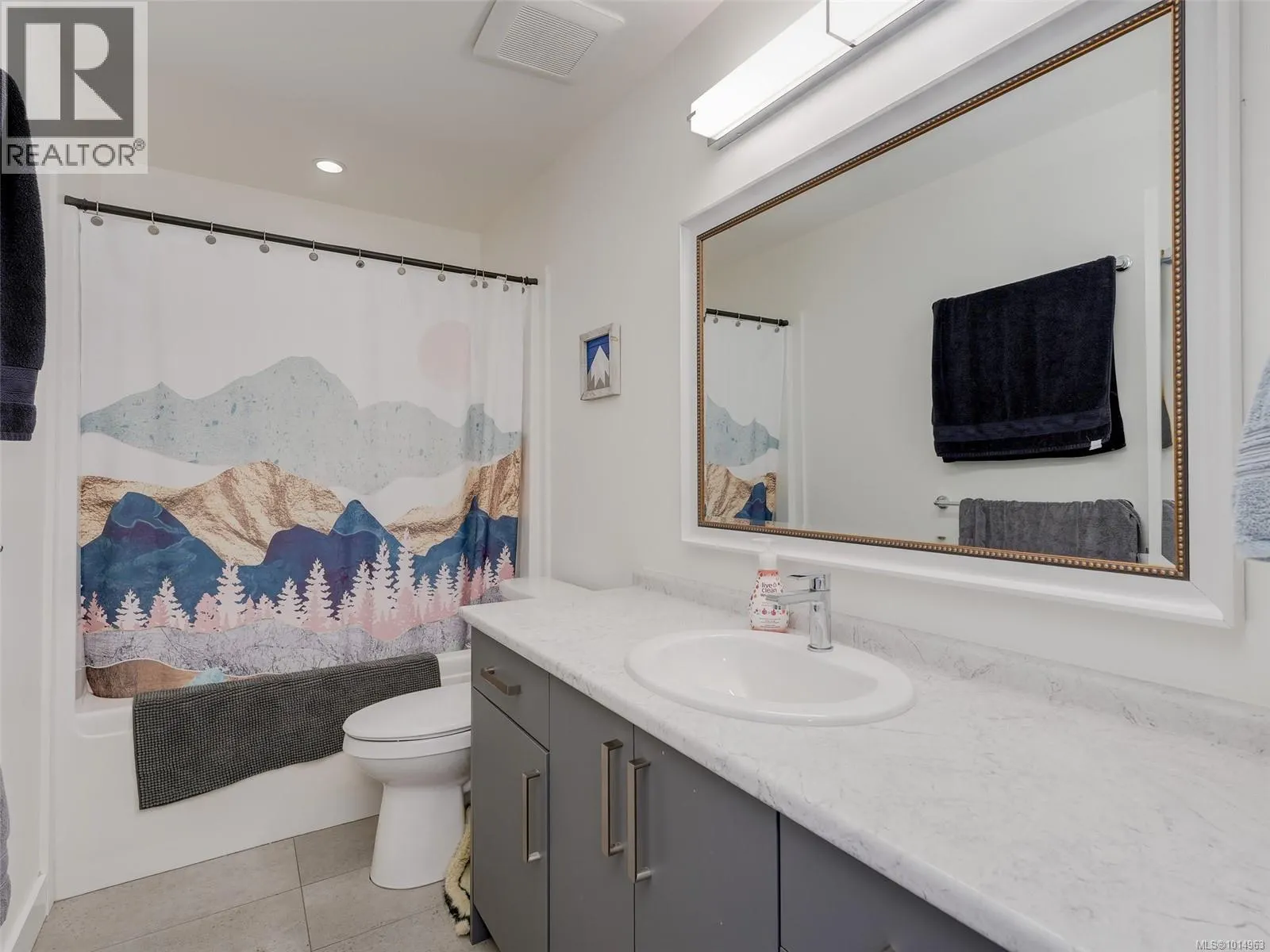 2311 Hudson Terr