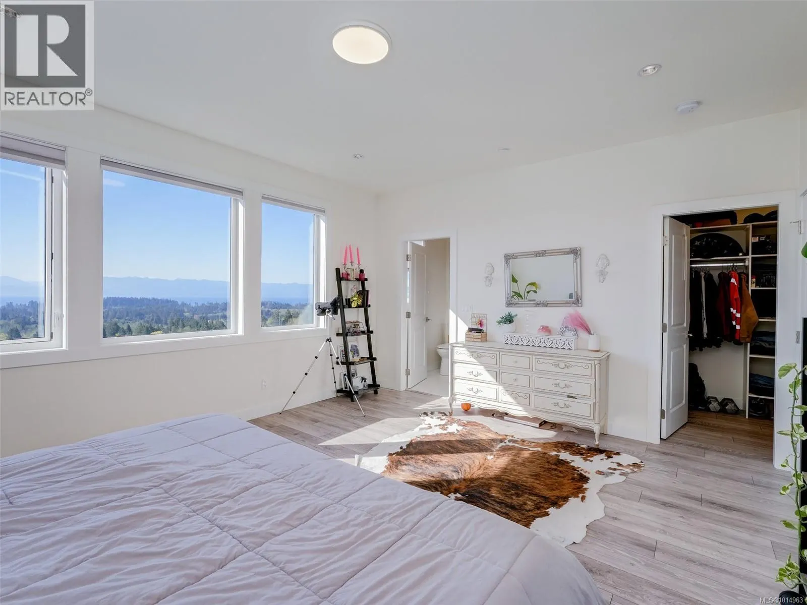 2311 Hudson Terr