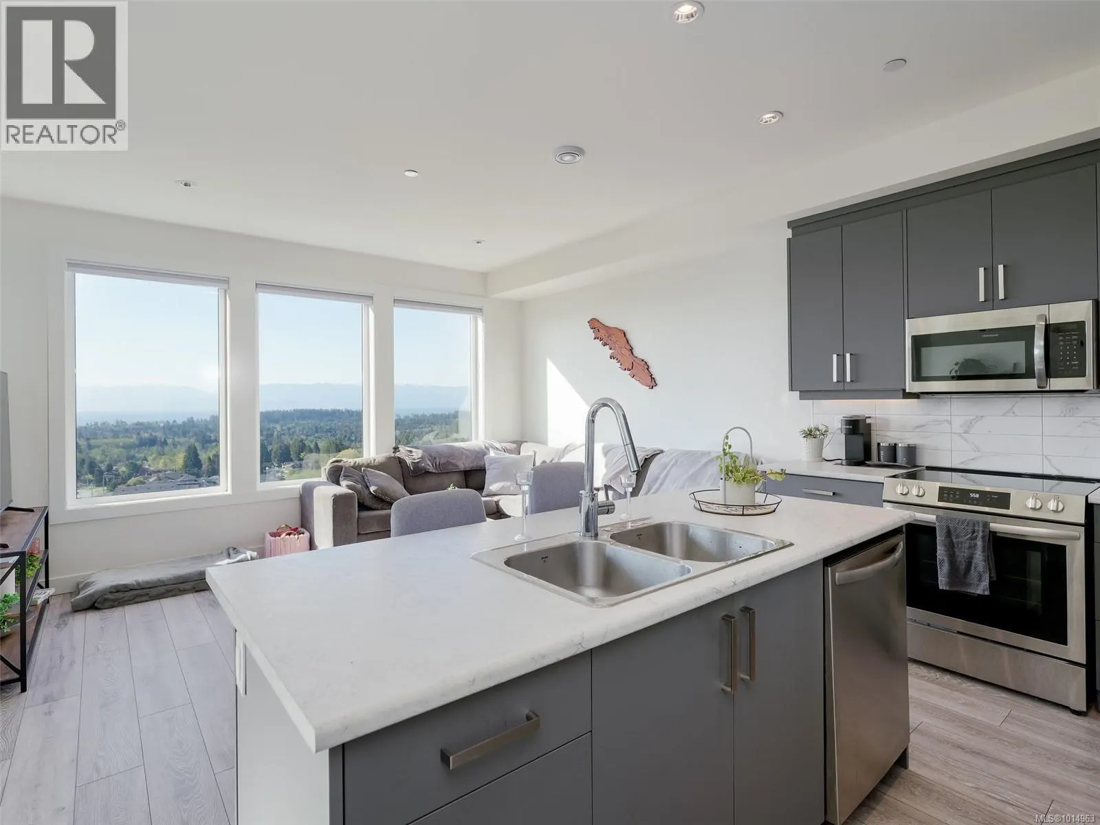 2311 Hudson Terr