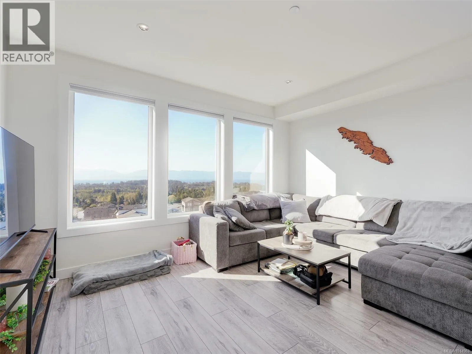 2311 Hudson Terr