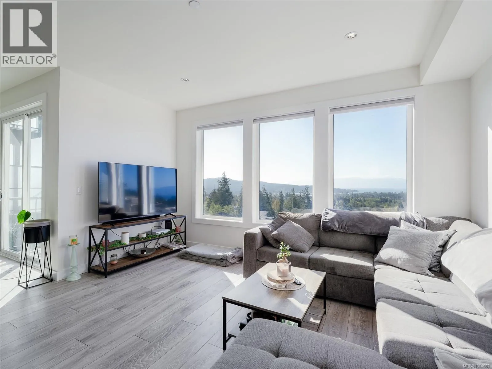 2311 Hudson Terr