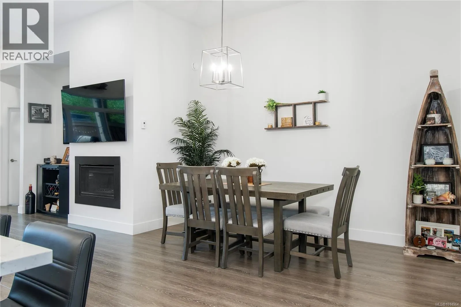 15 200 Nikola Rd