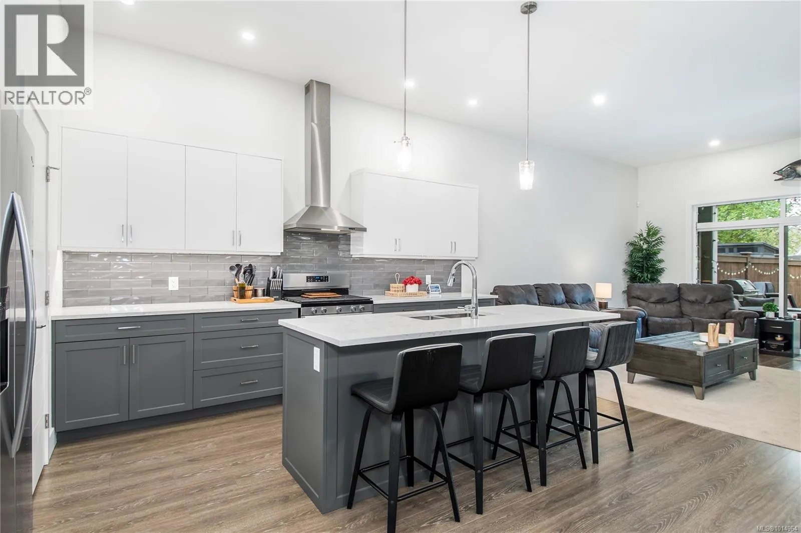15 200 Nikola Rd