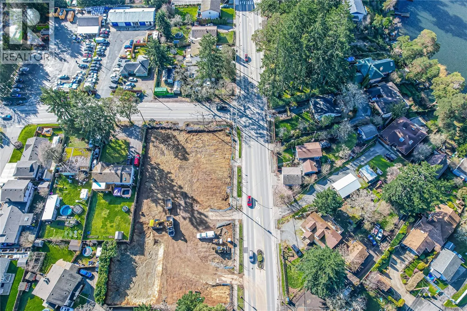 318 2881 Leigh Rd