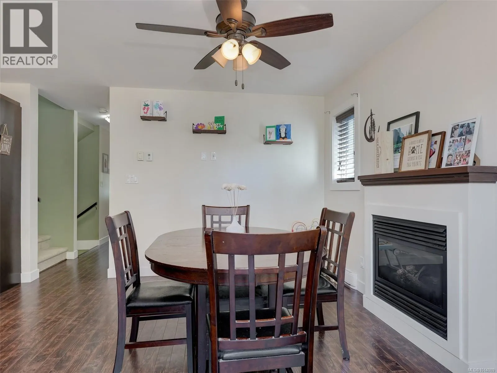 1042 Skylar Cir