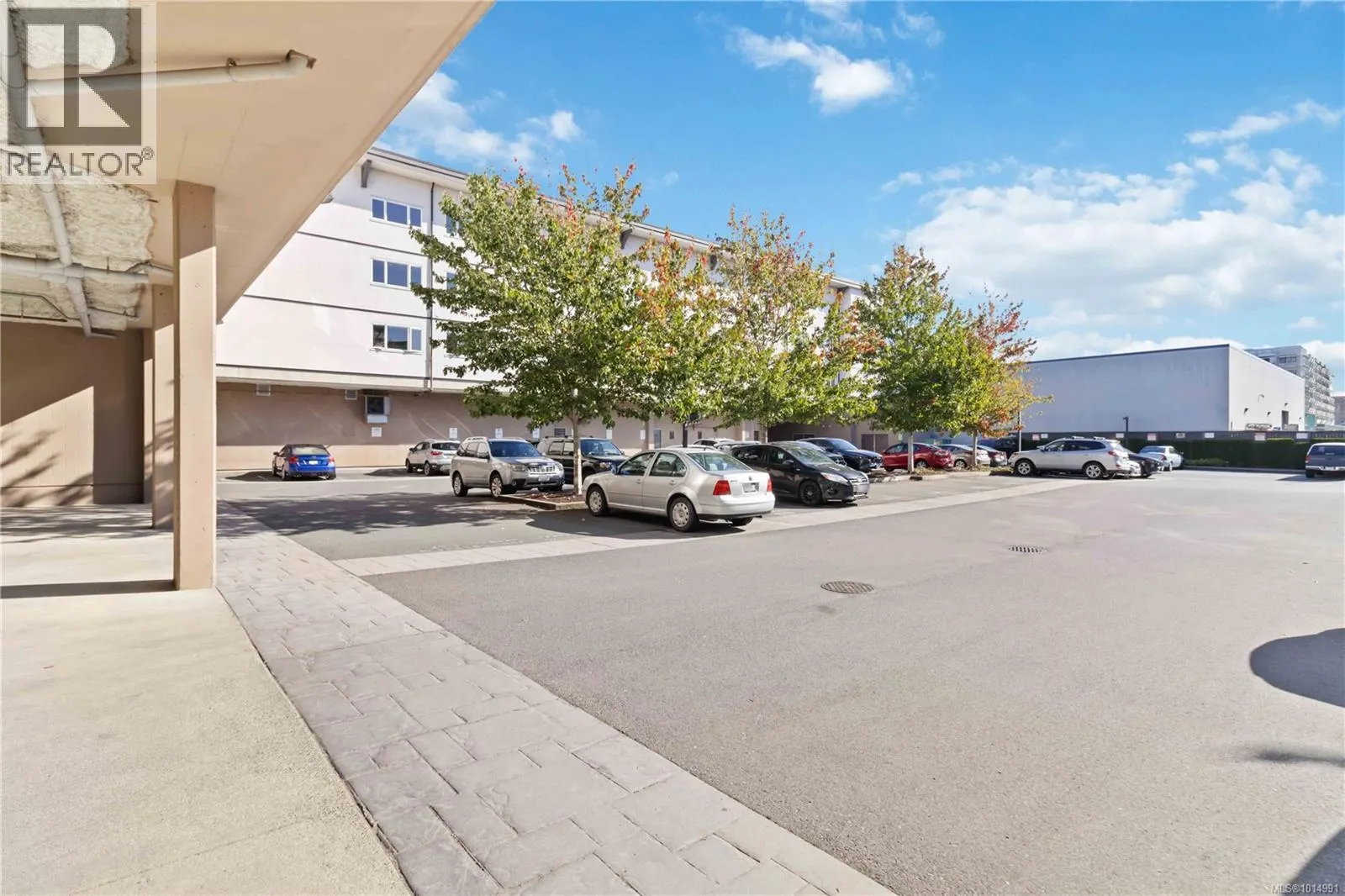 102 3871 Jacklin Rd