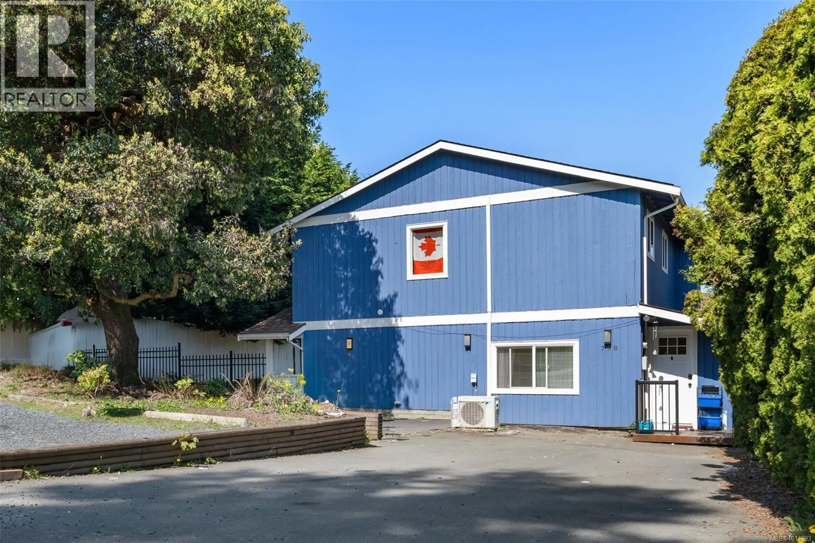 798 Cecil Blogg Dr